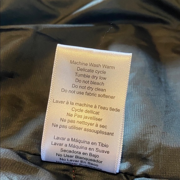 CIRQ Goose Down Feather 700 Fill Quilted Puffer Vest Red Medium - Picture 12 of 13